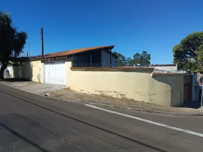 Casa com 2 Quartos para alugar, 200m² no Residencial Moreira Júnior, Franca