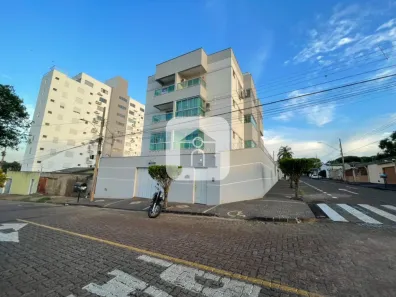 Apartamento com 2 Quartos para alugar, 55m² no Tubalina, Uberlândia