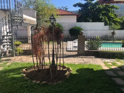 Casa de Condomínio com 5 Quartos à venda, 663m² no São Francisco, Niterói