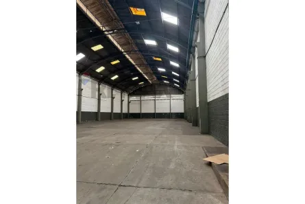 Galpão/Depósito/Armazém à venda, 1000m² no Piratininga, Osasco