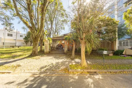 Lote/Terreno à venda, 360m² no Ahú, Curitiba