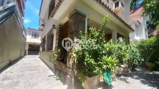 Casa com 3 Quartos à venda, 226m² no Grajaú, Rio de Janeiro