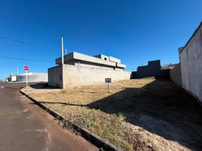 Lote/Terreno à venda, 250m² no Residencial Ouro Verde, Botucatu