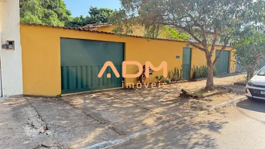 Casa com 3 Quartos para alugar, 300m² no Jardim América, Goiânia