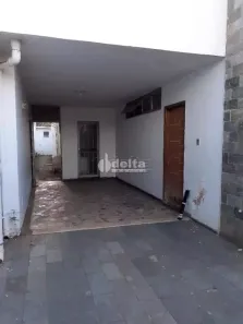 Casa com 1 Quarto à venda, 350m² no Bom Jesus, Uberlândia