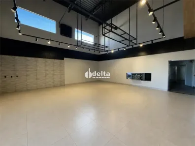 Ponto Comercial à venda, 450m² no Novo Mundo, Uberlândia