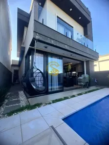 Sobrado com 4 Quartos à venda, 283m² no FAG, Cascavel