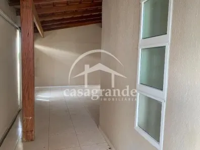Casa com 3 Quartos para alugar, 110m² no Jardim Europa, Uberlândia