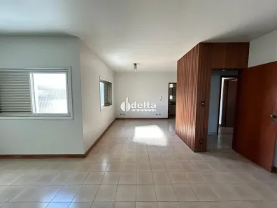 Apartamento com 3 Quartos para alugar, 230m² no Saraiva, Uberlândia