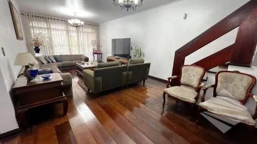 Sobrado com 4 Quartos à venda, 312m² no Vila São Geraldo, Taubaté