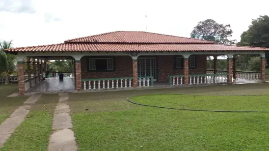 Fazenda/Sítio com 3 Quartos à venda, 400m² no Sucuri, Cuiabá