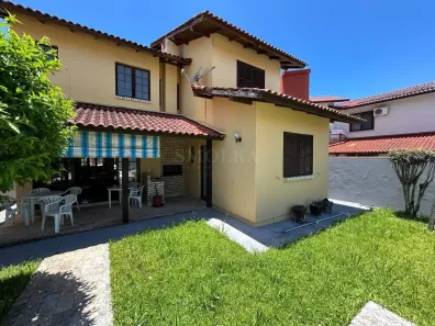 Casa com 3 Quartos à venda, 360m² no Itacorubi, Florianópolis