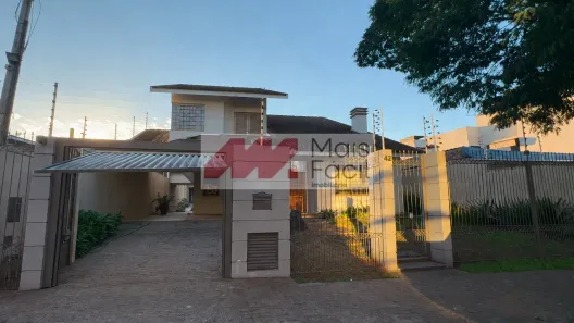 Sobrado para alugar, 422m² no Zona 04, Maringá