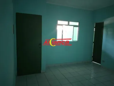 Casa com 3 Quartos para alugar, 50m² no Parque Santos Dumont, Guarulhos