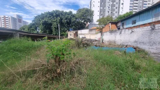 Lote/Terreno à venda, 300m² no Barreiros, São José