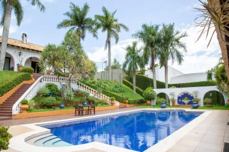 Casa com 7 Quartos para alugar, 1000m² no Bela Suiça, Londrina