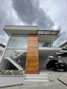 Casa de Condomínio com 3 Quartos à venda, 225m² no Mosela, Petrópolis