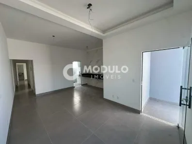 Casa com 2 Quartos à venda, 67m² no Novo Mundo, Uberlândia