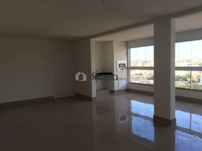 Apartamento com 3 Quartos à venda, 130m² no São Benedito, Uberaba