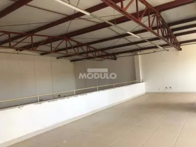 Ponto Comercial para alugar, 277m² no Alto Umuarama, Uberlândia