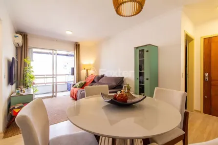 Apartamento com 2 Quartos à venda, 72m² no Centro Histórico, Porto Alegre