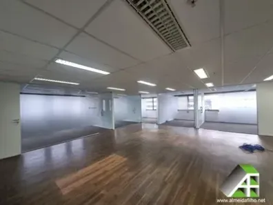 Consultório com 1 Quarto para alugar, 206m² no Cidade Monções, São Paulo