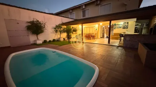 Sobrado com 4 Quartos à venda, 250m² no Loteamento Villa Branca, Jacareí