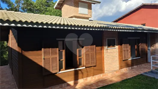 Casa de Condomínio com 3 Quartos à venda, 196m² no Caraguatá, Mairiporã