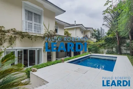 Casa de Condomínio com 4 Quartos à venda, 560m² no Jardim Leonor, São Paulo