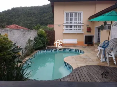 Casa de Condomínio com 3 Quartos à venda, 420m² no Piratininga, Niterói