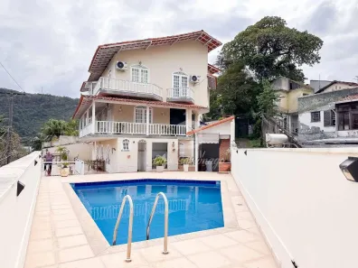 Casa com 5 Quartos à venda, 350m² no São Francisco, Niterói