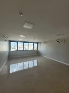 Sala Comercial à venda, 47m² no Passo da Areia, Porto Alegre
