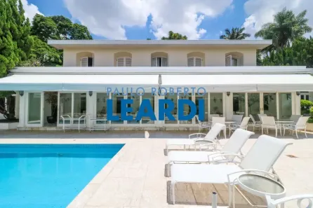 Sobrado com 3 Quartos à venda, 654m² no Jardim Guedala, São Paulo