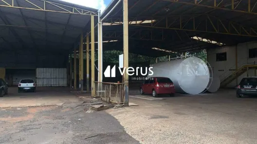 Galpão/Depósito/Armazém com 1 Quarto para alugar, 2500m² no Distrito Industrial, Uberlândia