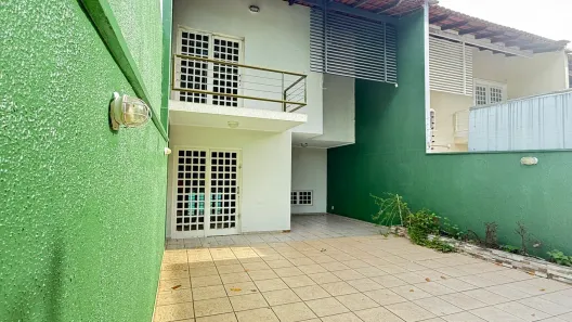 Sobrado com 3 Quartos à venda, 186m² no Dom Pedro I, Manaus