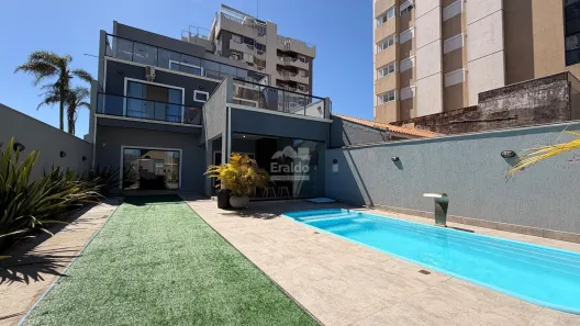 Sobrado com 6 Quartos à venda, 300m² no Centro, Matinhos