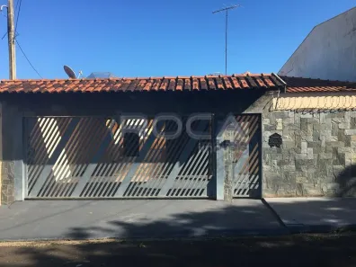 Casa com 3 Quartos para alugar, 140m² no Jardim Medeiros, São Carlos