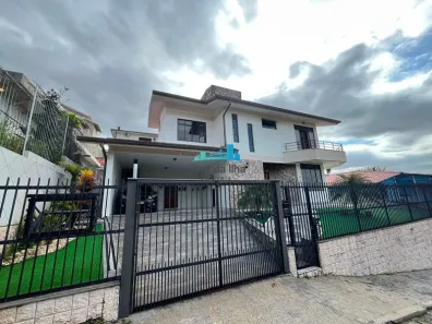 Casa com 3 Quartos à venda, 240m² no Pantanal, Florianópolis