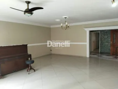 Sobrado com 5 Quartos à venda, 310m² no Centro, Taubaté