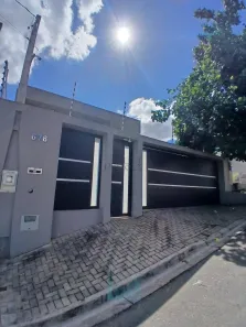 Sobrado com 3 Quartos para alugar, 215m² no João XXIII, Vinhedo