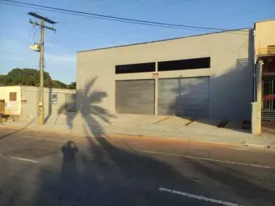Galpão/Depósito/Armazém para venda ou aluguel, 418m² no Setor São José, Goiânia