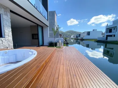 Casa com 3 Quartos à venda, 195m² no Beira Rio, Biguaçu