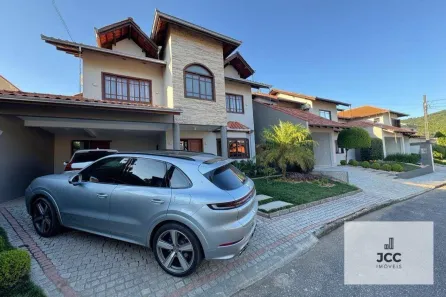 Casa de Condomínio com 4 Quartos para alugar, 300m² no Bom Retiro, Joinville