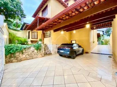 Casa com 3 Quartos à venda, 320m² no Castelo, Belo Horizonte