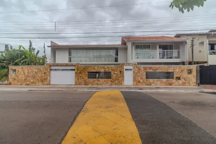 Casa com 3 Quartos à venda, 300m² no Centro, Balneário Camboriú