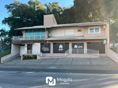 Casa com 3 Quartos à venda, 390m² no Velha, Blumenau