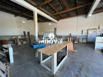 Galpão/Depósito/Armazém à venda, 140m² no Boa Vista, Uberaba