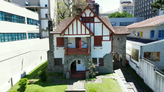 Casa com 4 Quartos à venda, 810m² no Centro, Curitiba
