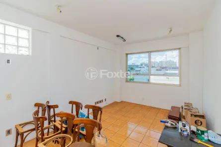 Sala Comercial à venda, 21m² no Passo da Areia, Porto Alegre