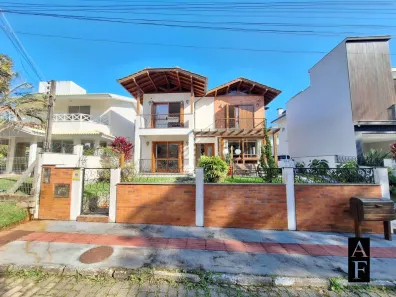 Casa com 4 Quartos à venda, 244m² no Centro, Garopaba